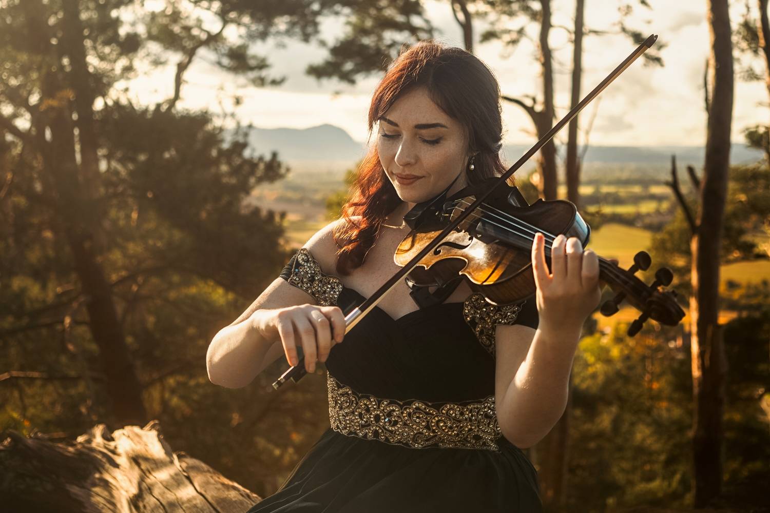 Eira - Violinist