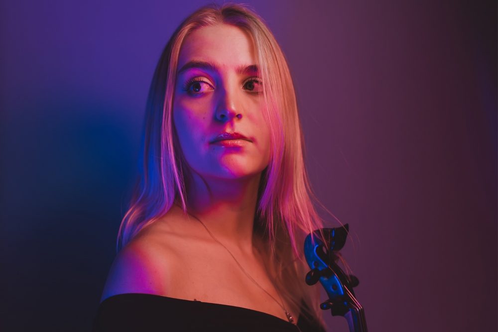 Aurora - Violinist