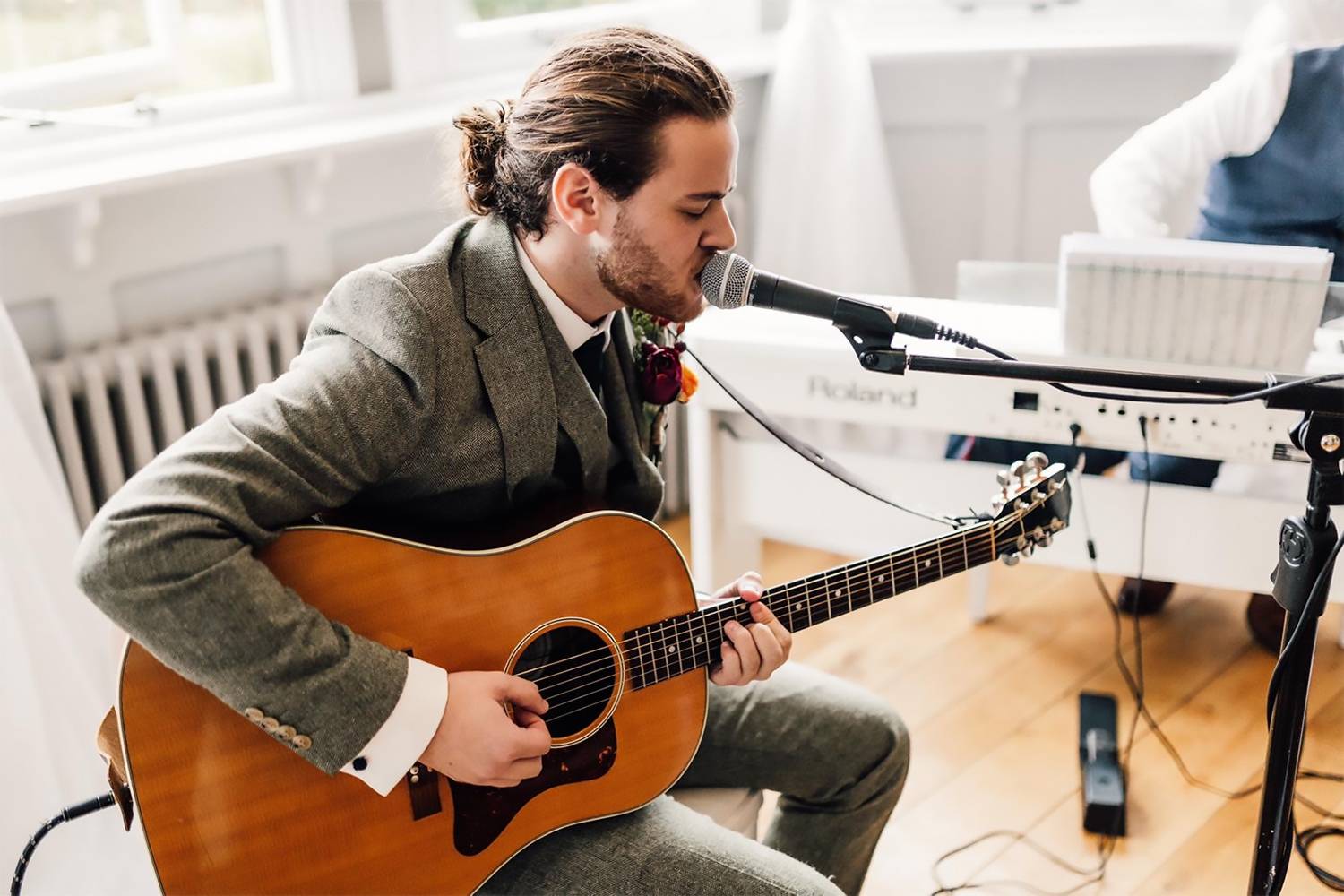 Southern Male Acoustic Singer &amp; Guitarist