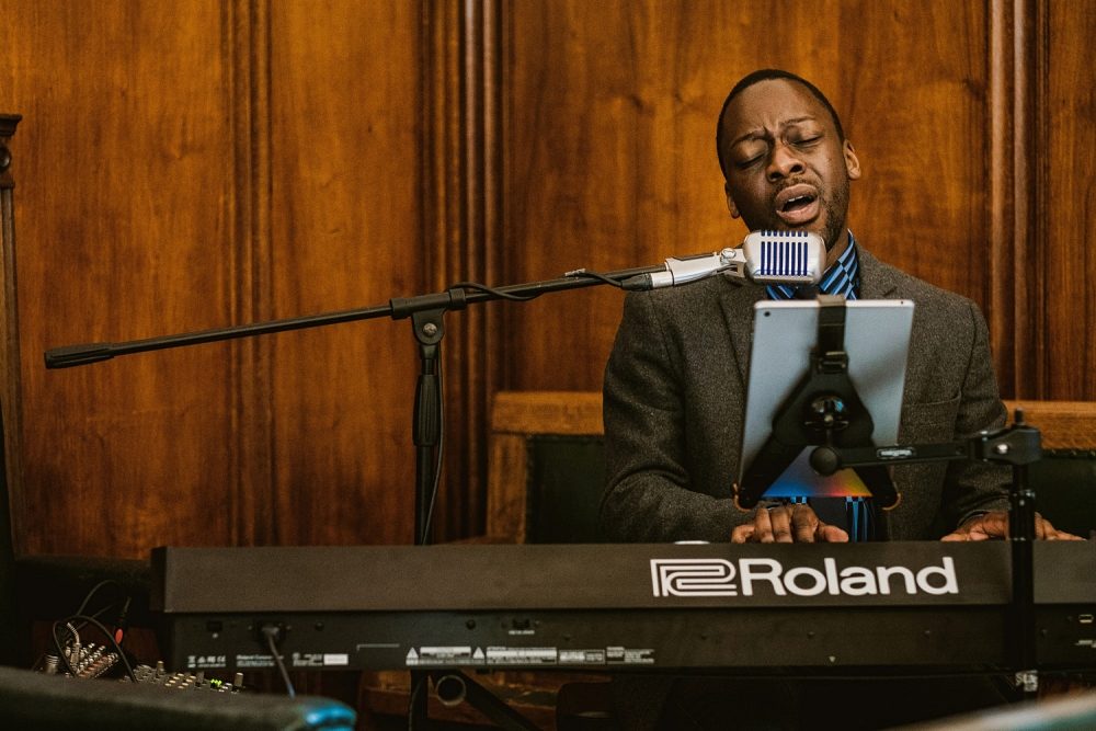 Phillip - Singer/Pianist