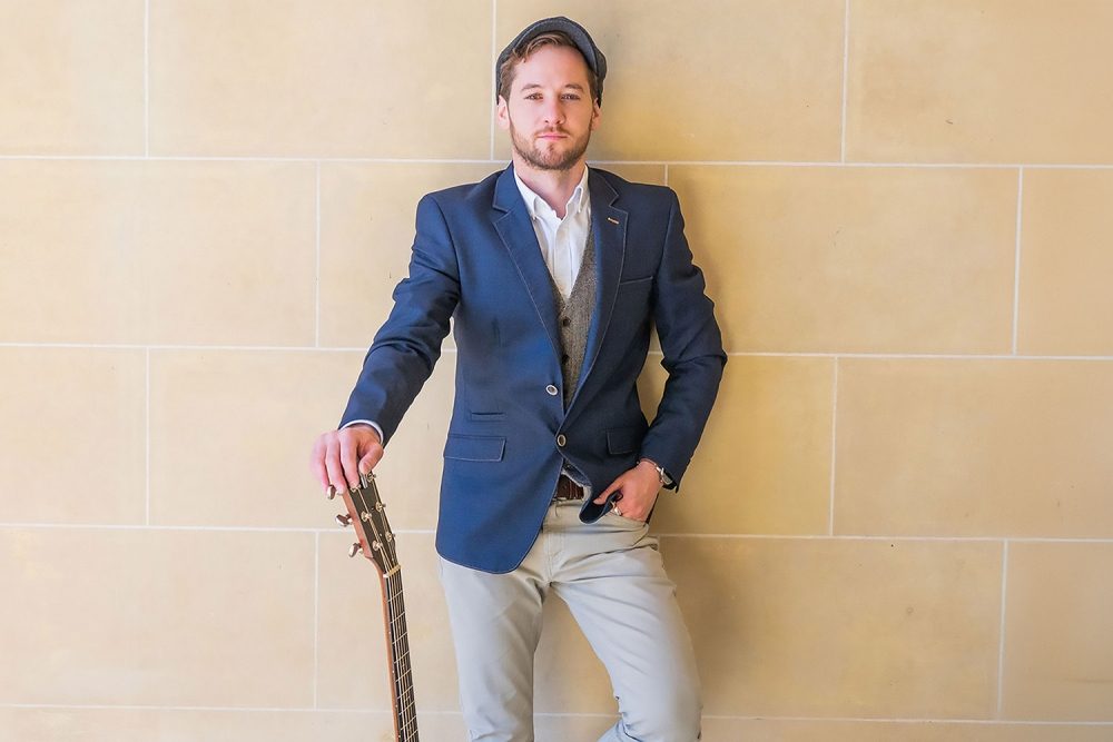 Jonny - Singer / Guitarist