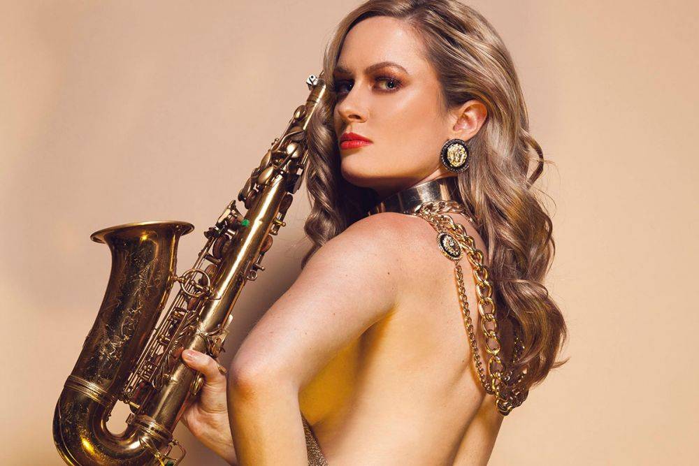 Alice - Saxophonist