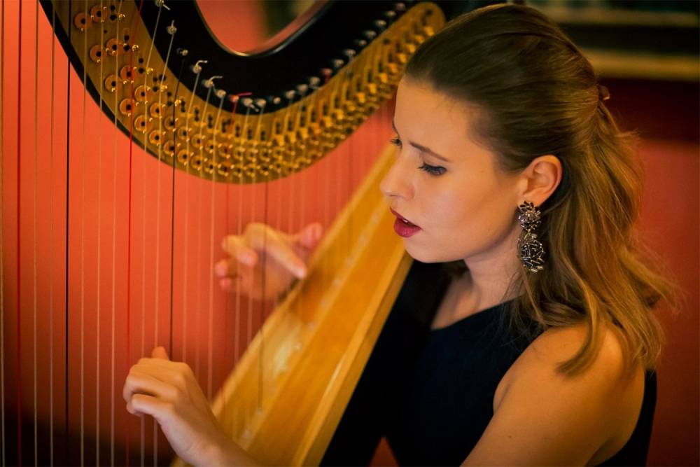 Lera - Harpist