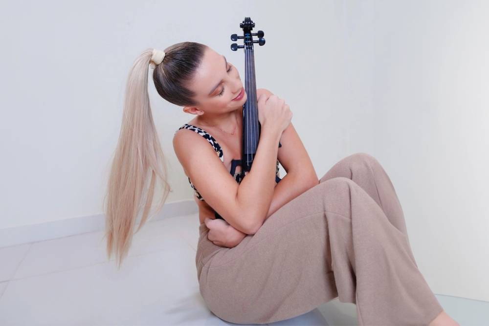 Anne - Violinist