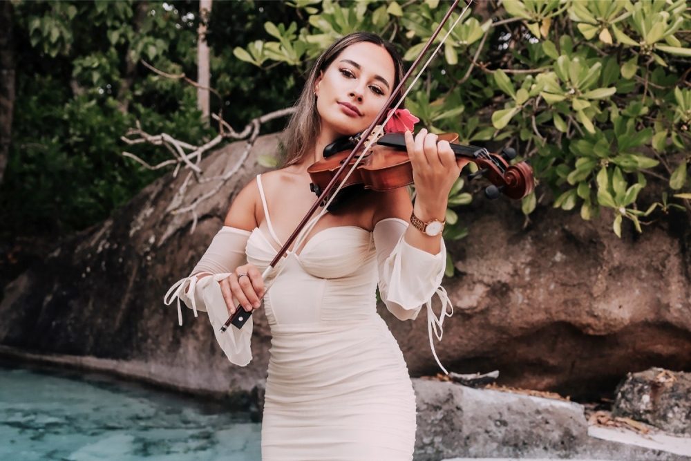 Annabelle - Violinist