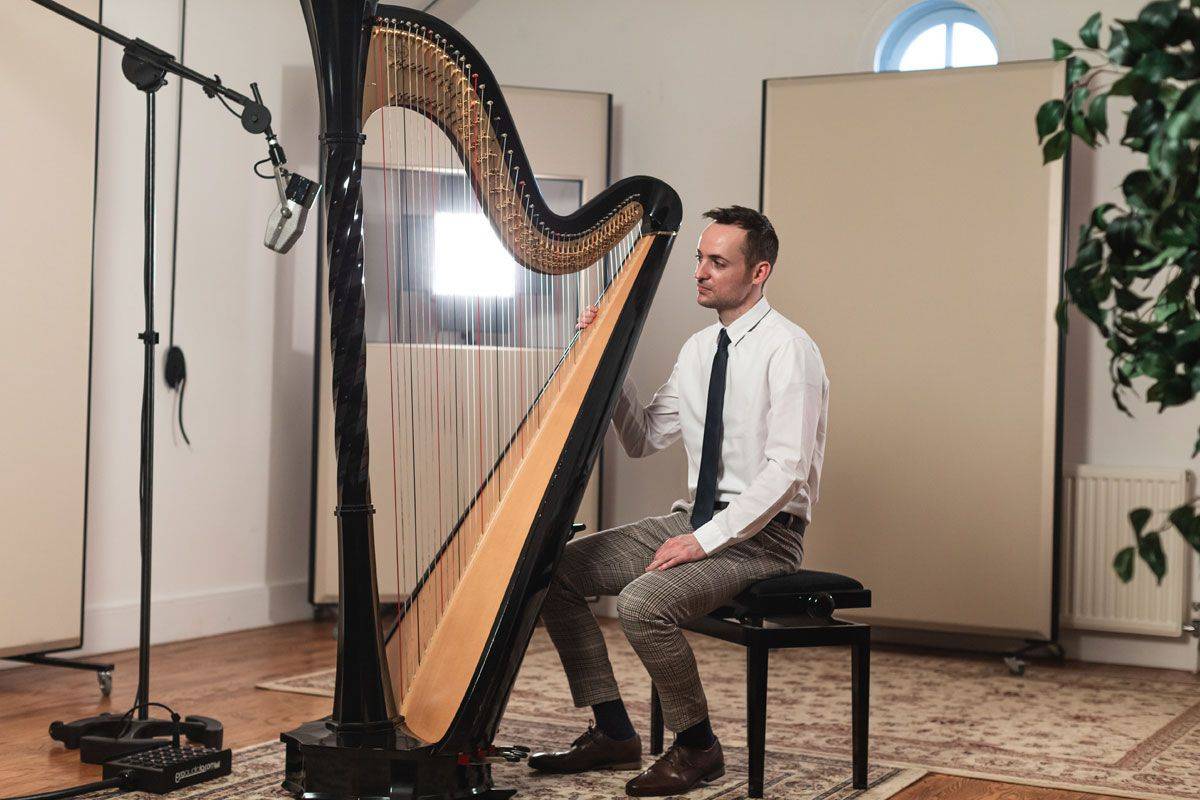 South East based Solo Harpist
