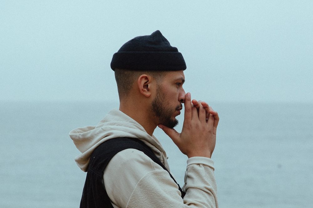 Alexander - Singer / Guitarist