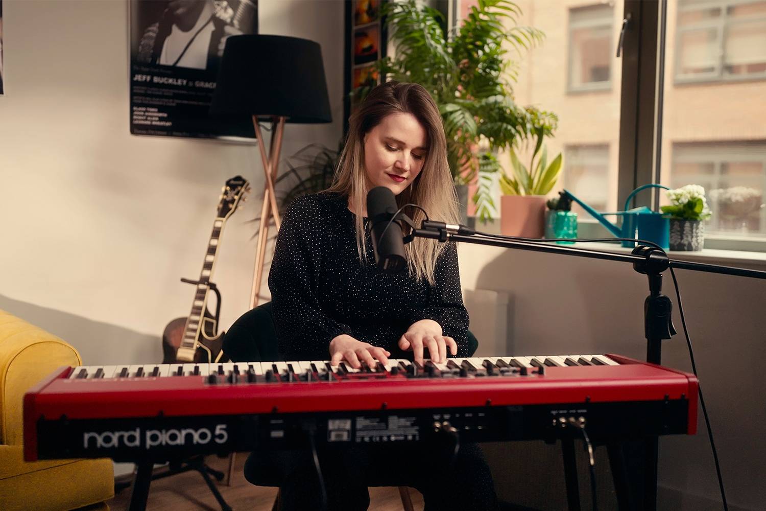 Northern Female Singer Pianist