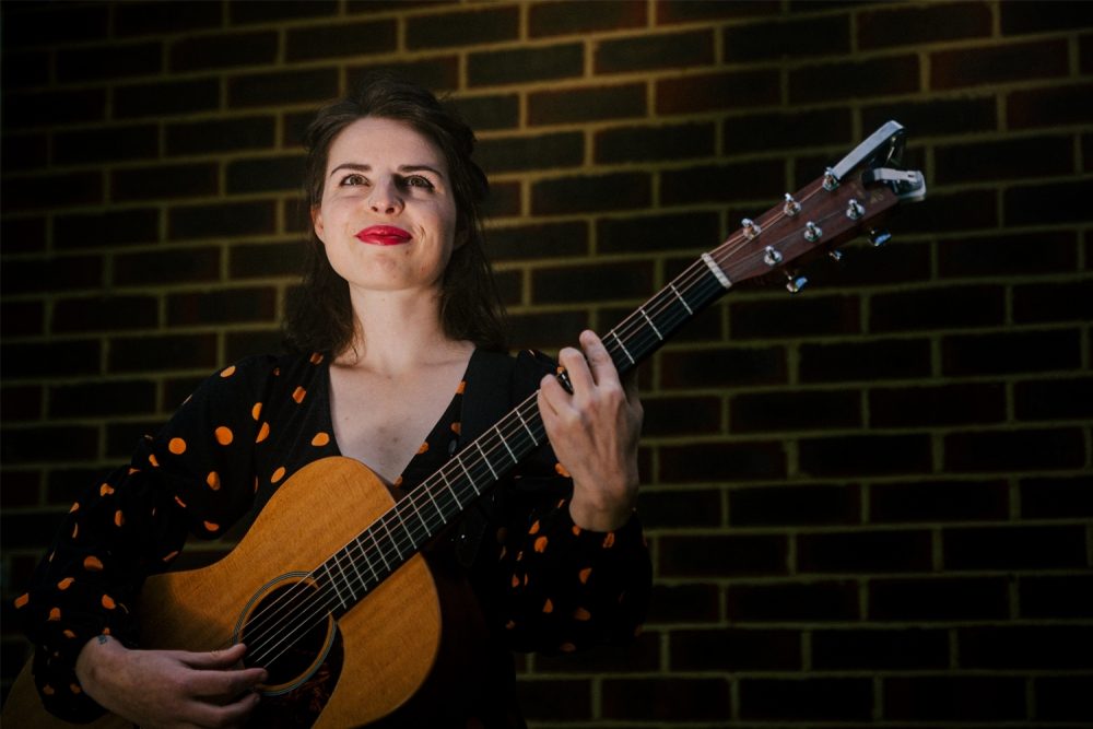 Holly - Singer / Guitarist