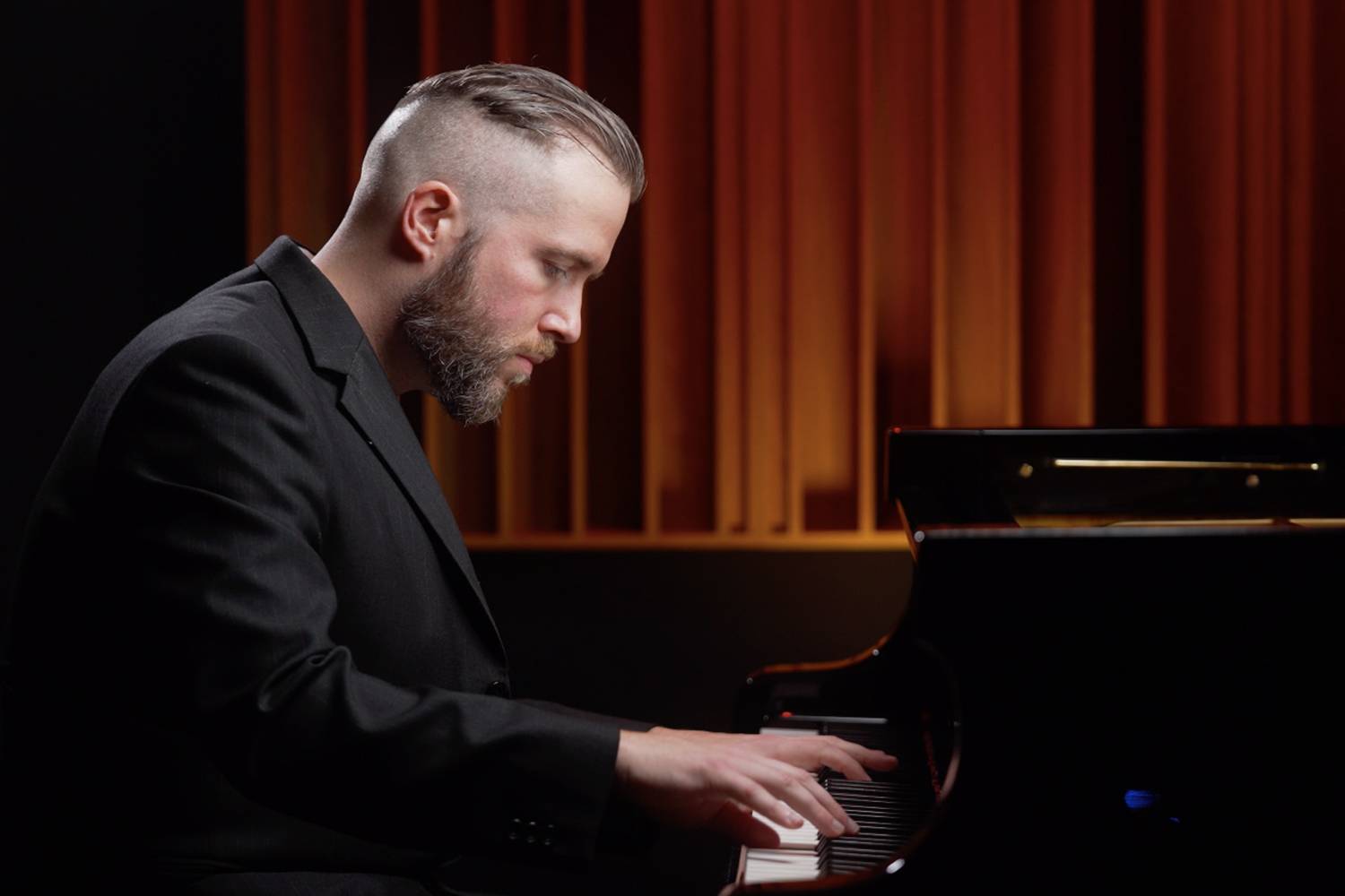 Bristol Based Male Pianist